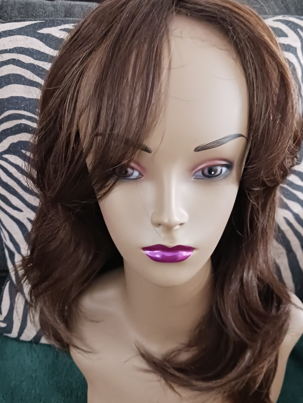 NWOT Brown Women's Synthetic Lace Front Wig with Natural Waves